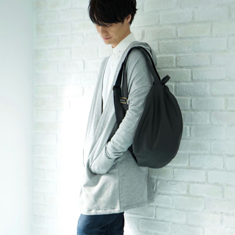 男女兼用大人の特大リュックPUレザー黒ブラック