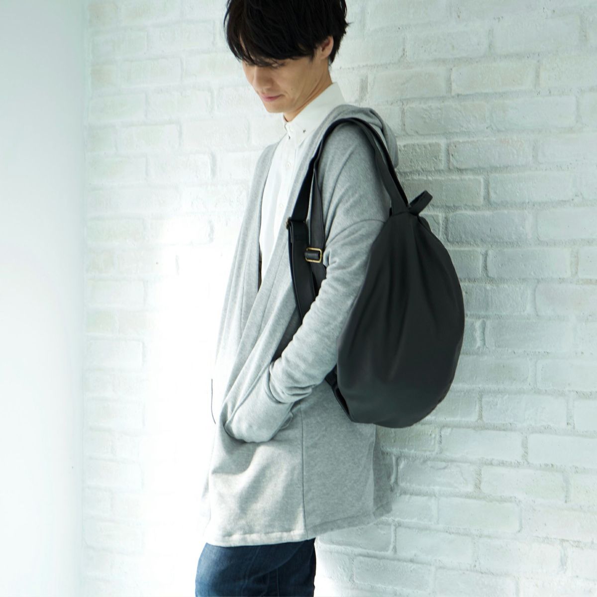 男女兼用大人の特大リュックPUレザー黒ブラック