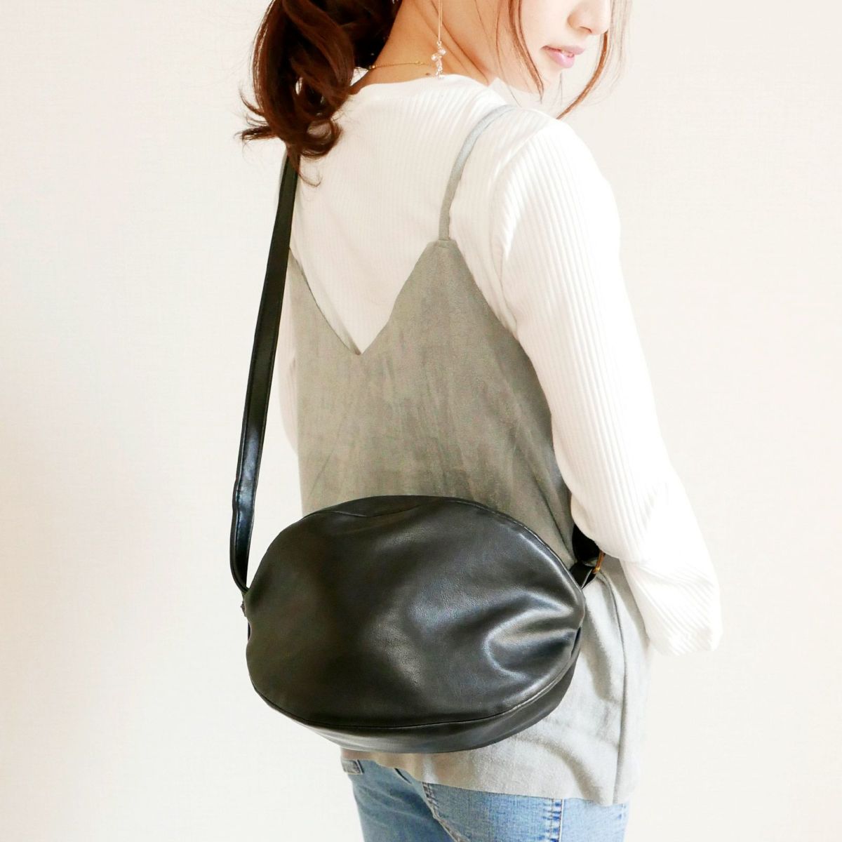 ころんと丸いショルダーバッグPUレザーポーチ