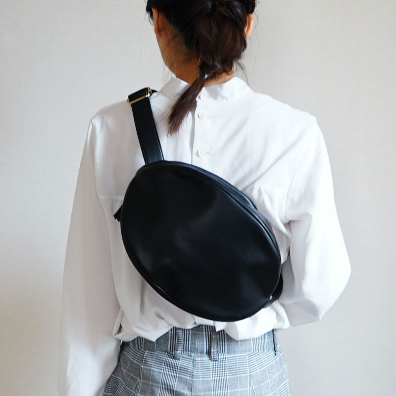 ころんと丸いボティバッグ男女兼用PUレザーブラック
