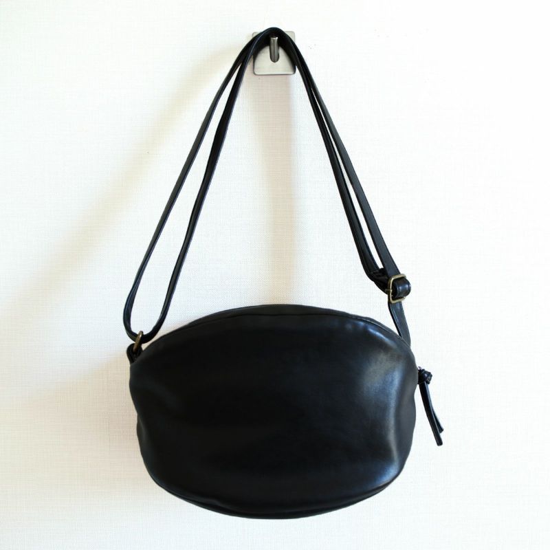 ころんと丸いボティバッグ男女兼用PUレザーブラック