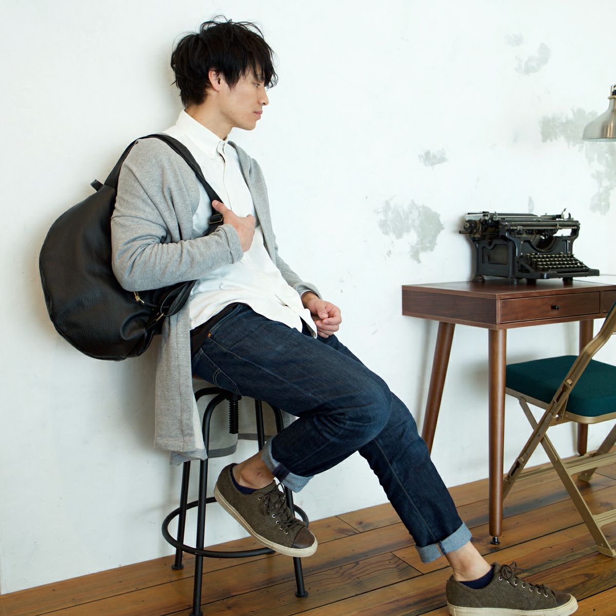 大人の本革リュックブラックL