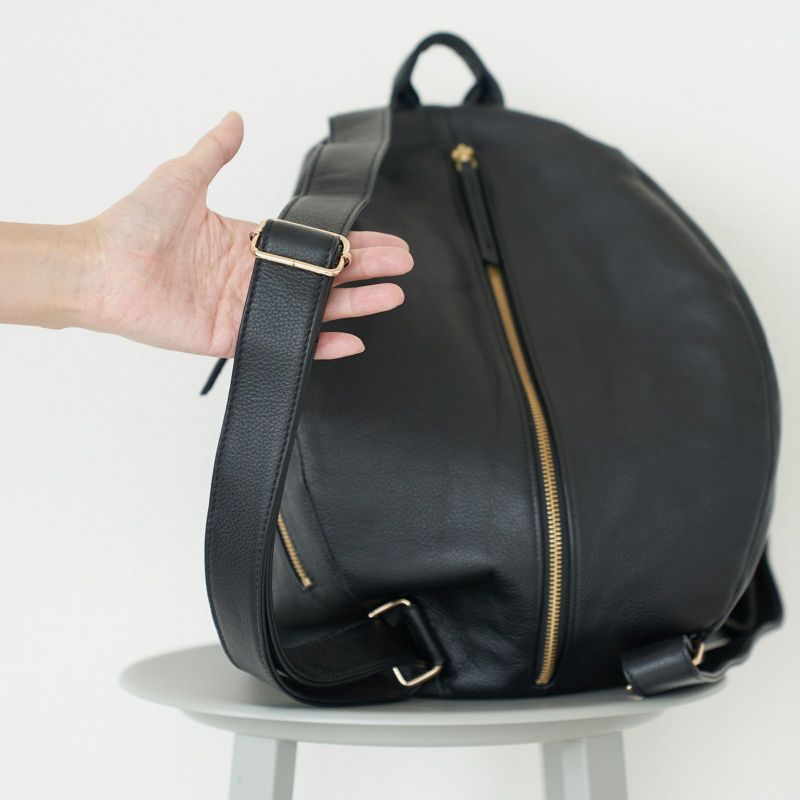 大人の本革リュックブラックL