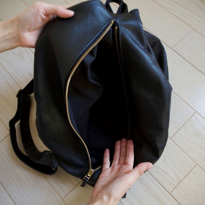 大人の本革リュックブラックL