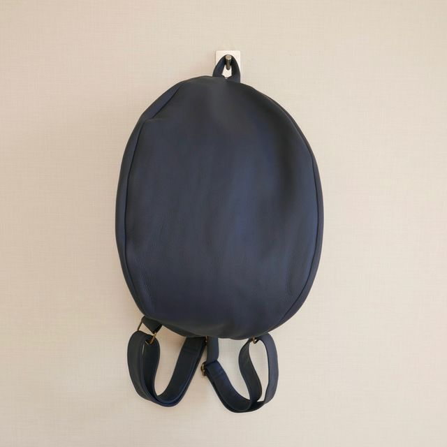 大人可愛いレザーリュックL本革ネイビー