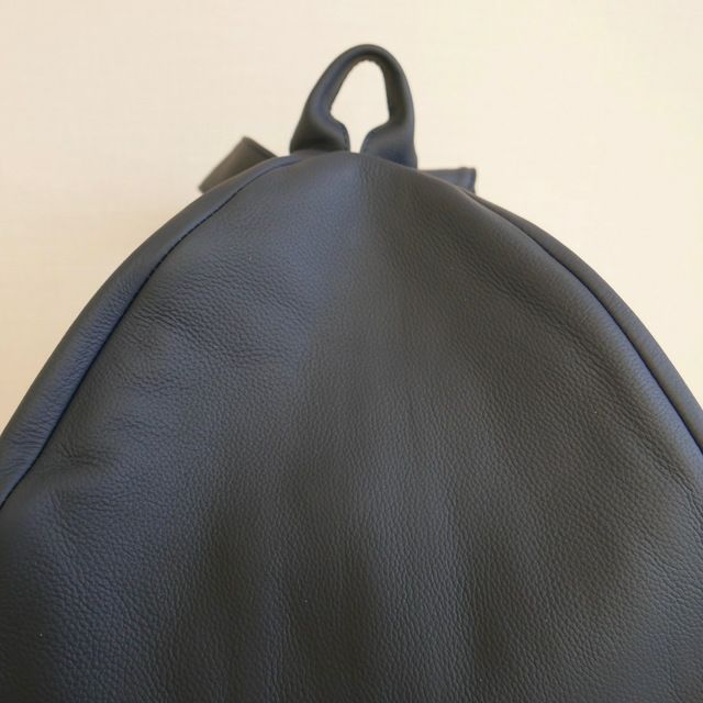 大人可愛いレザーリュックL本革ネイビー