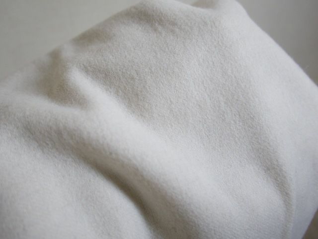 ウール100%大判ストールオフホワイト