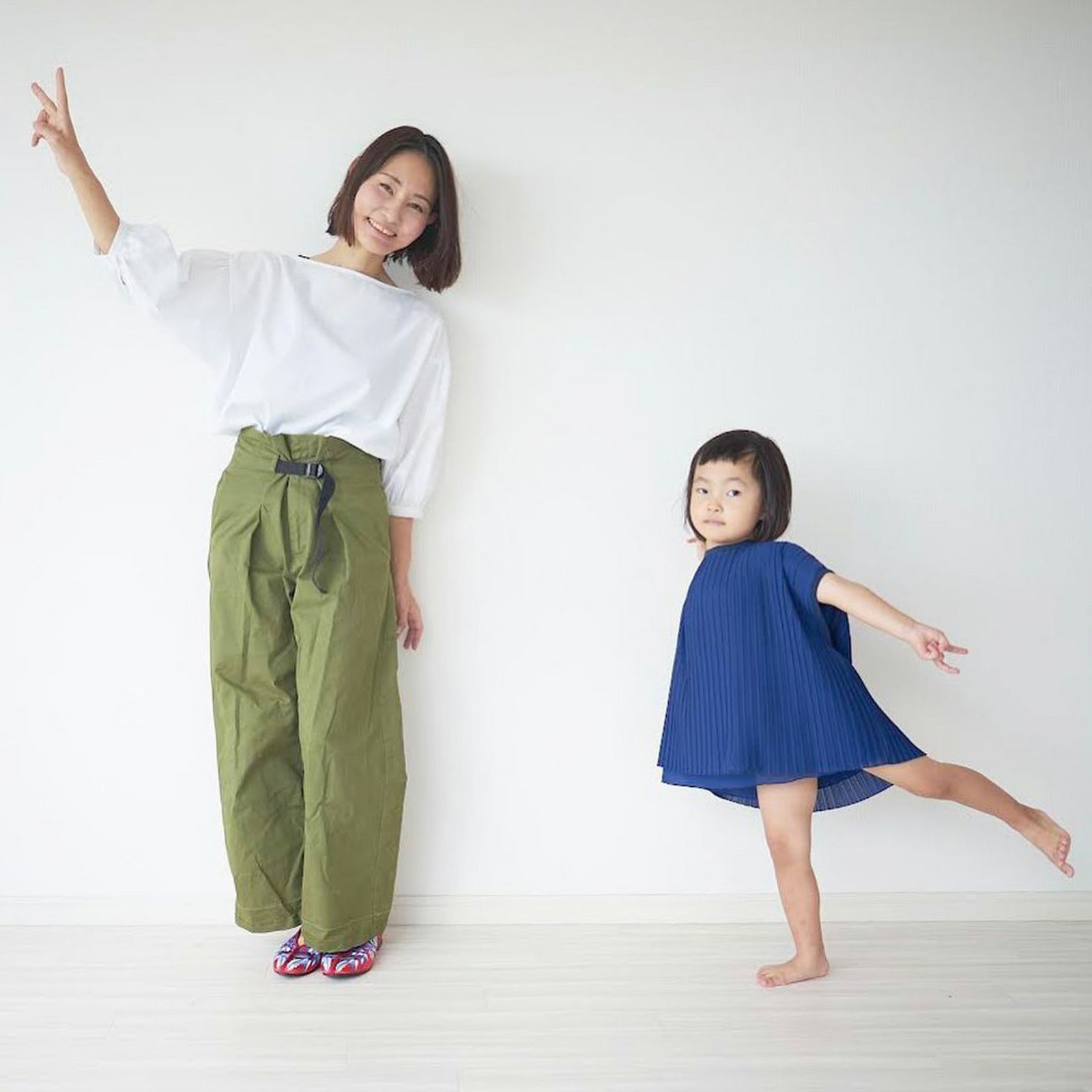 ベルト付きワイドパンツカーキ