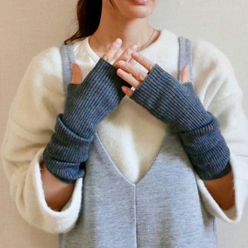 もりのがっこうハンドウォーマー