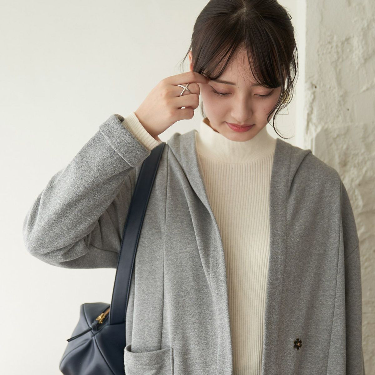 冬の定番ホワイトインナー白タートルネック