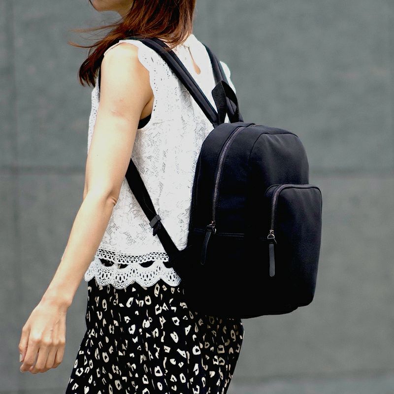 柔らかネオプレーン大人のしかくリュック