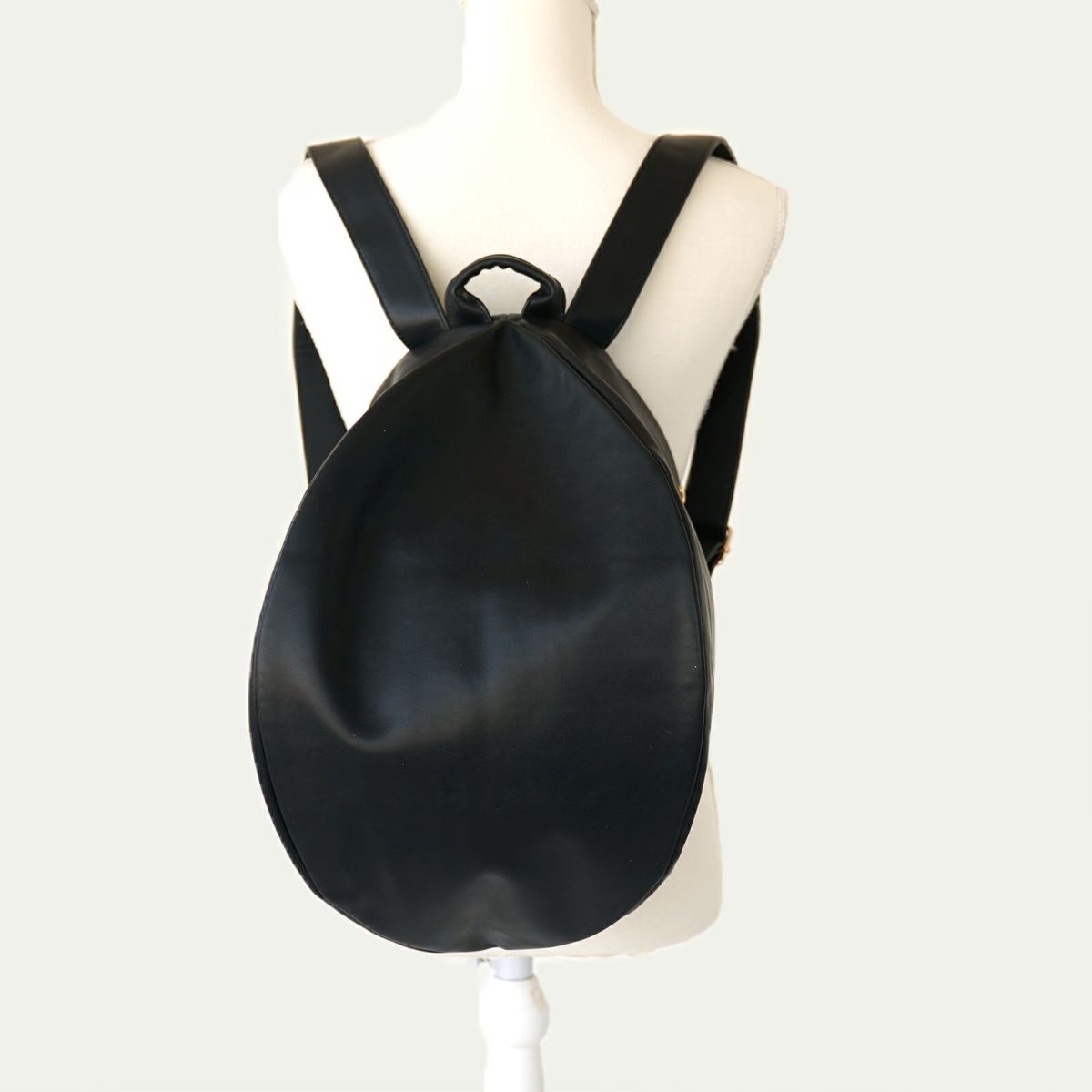 ころんとリュックL大きなブラック黒