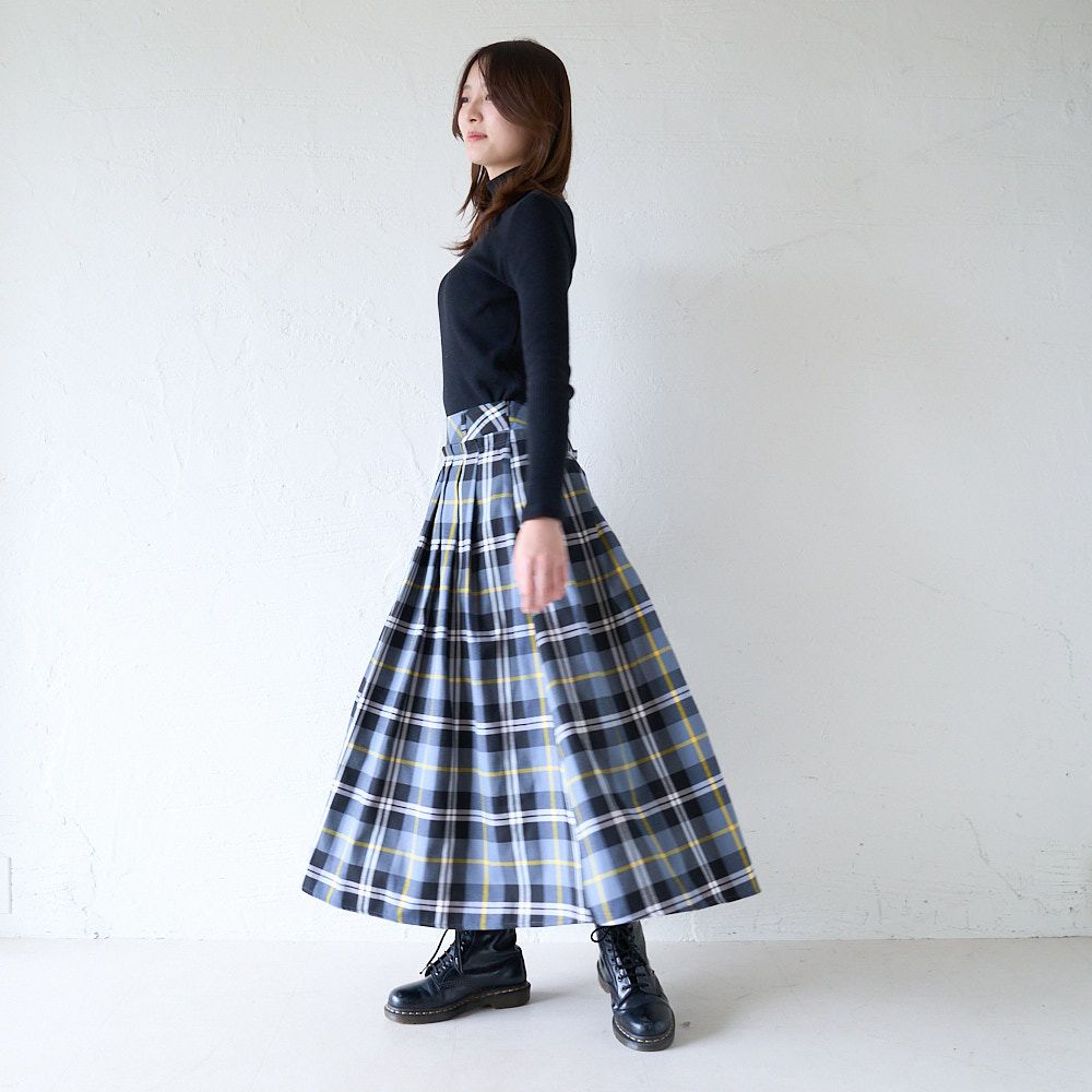 大人のチェック柄タックスカートもりのがっこう