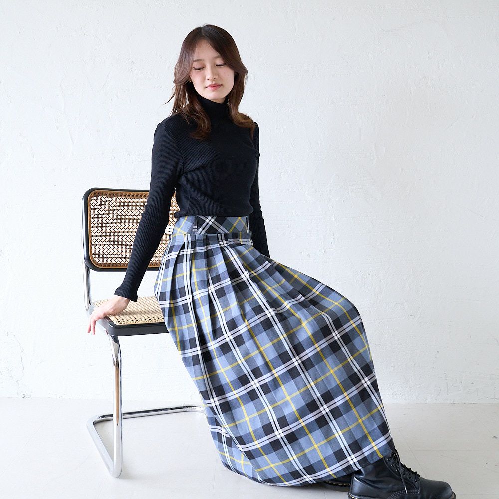 大人のチェック柄タックスカートもりのがっこう