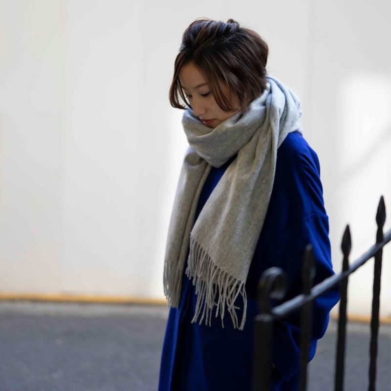 ウール100％大判ストール柔らかライトグレー