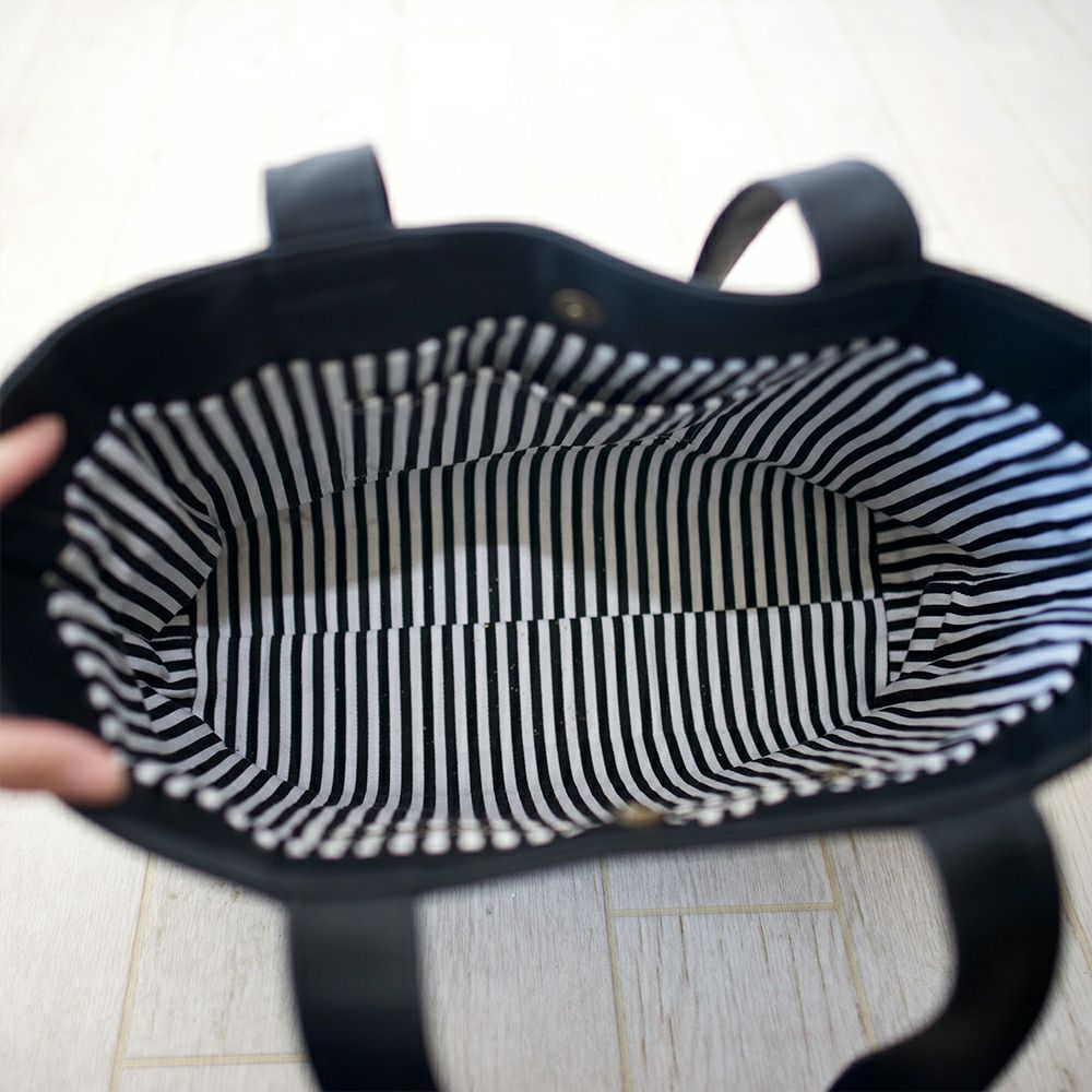 探し物が見つかるトートバッグストライプ