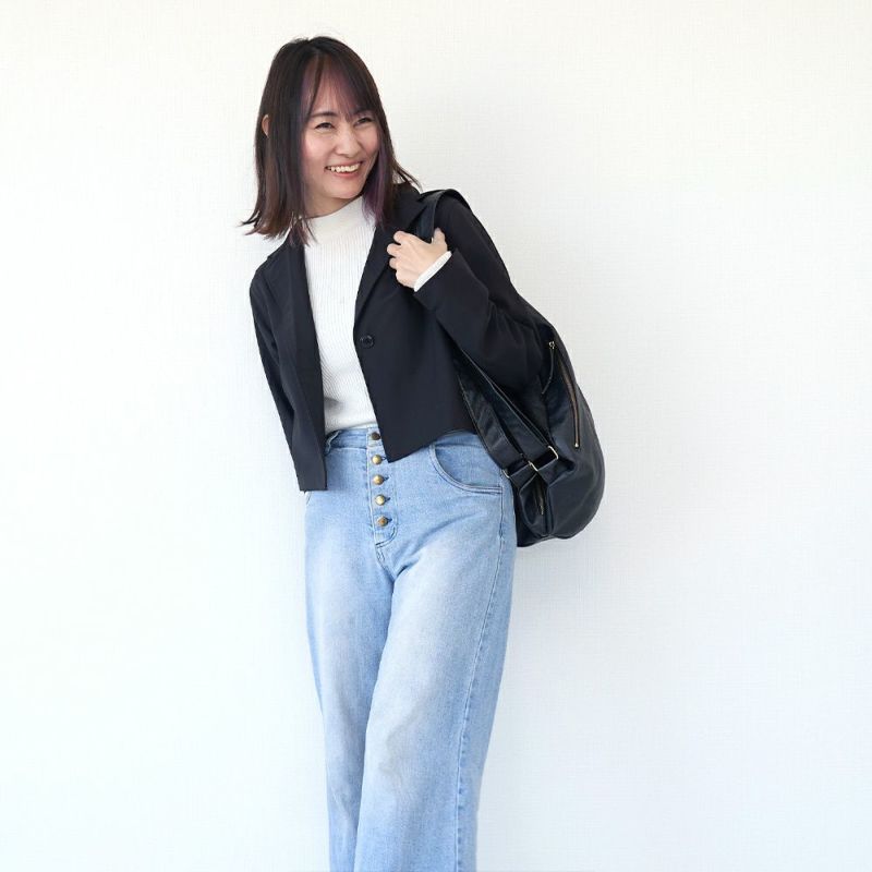 ストレッチ伸縮で普段使いできるショートジャケット