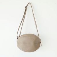 ころんとポーチ本革グレーベージュ