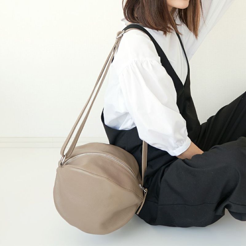 ころんとポーチ本革ショルダーバッグ