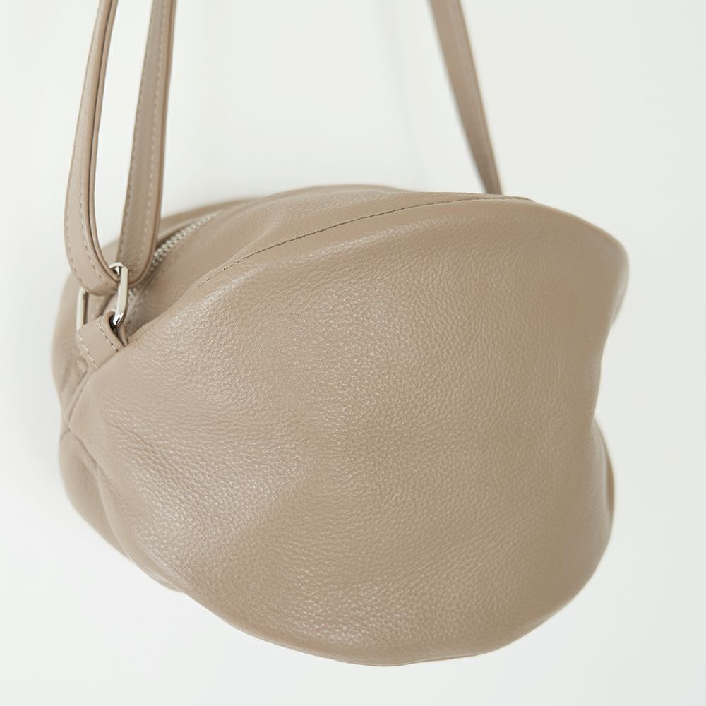 上質な本革レザーのポーチレディース