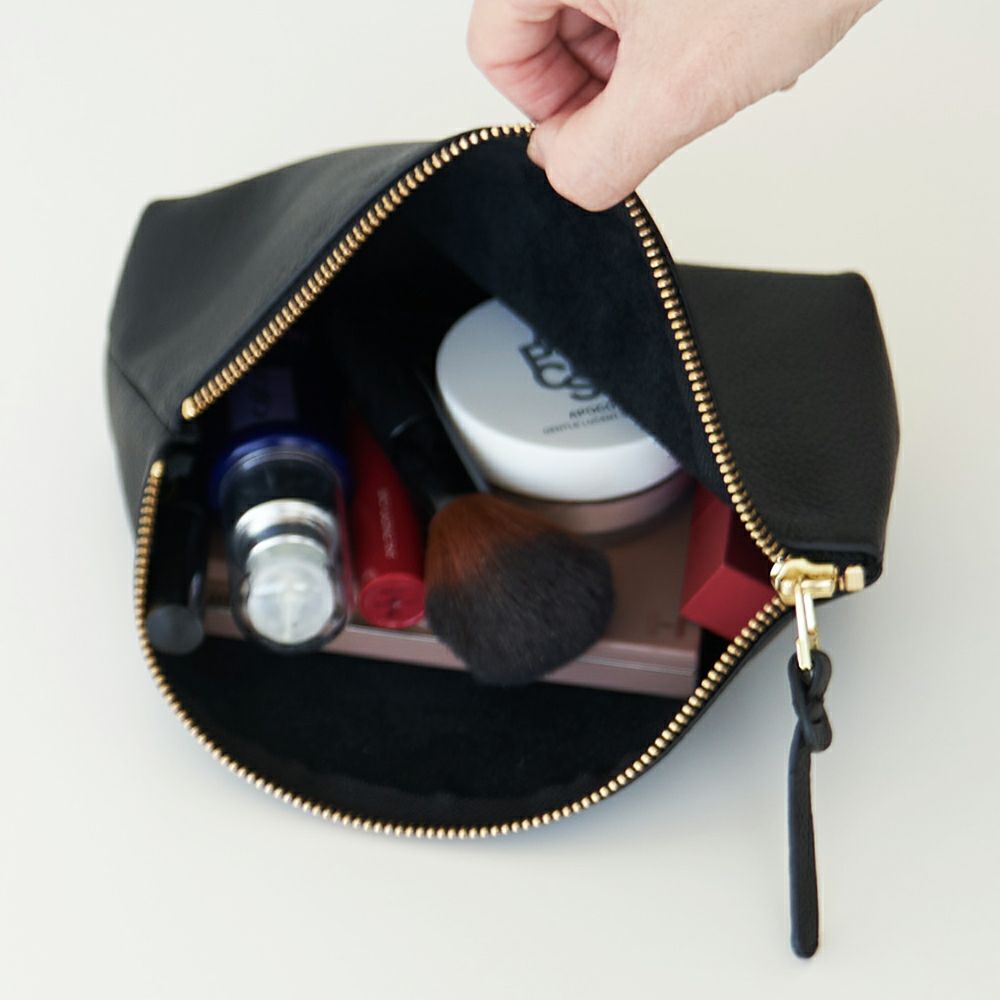 ミニボトルも収納できる本革ポーチ（カウレザー）