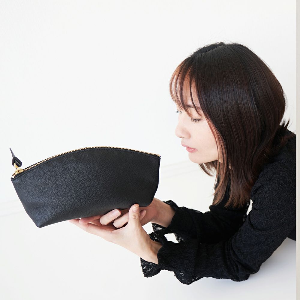 ころんとポーチ本革カウレザー化粧ポーチ
