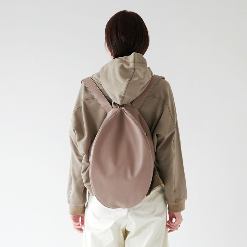 大人かわいい大容量リュックPUレザーグレーベージュ