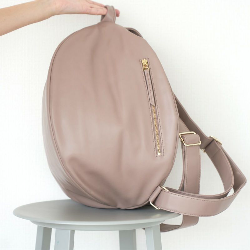 大きなリュックPUレザーグレーベージュ