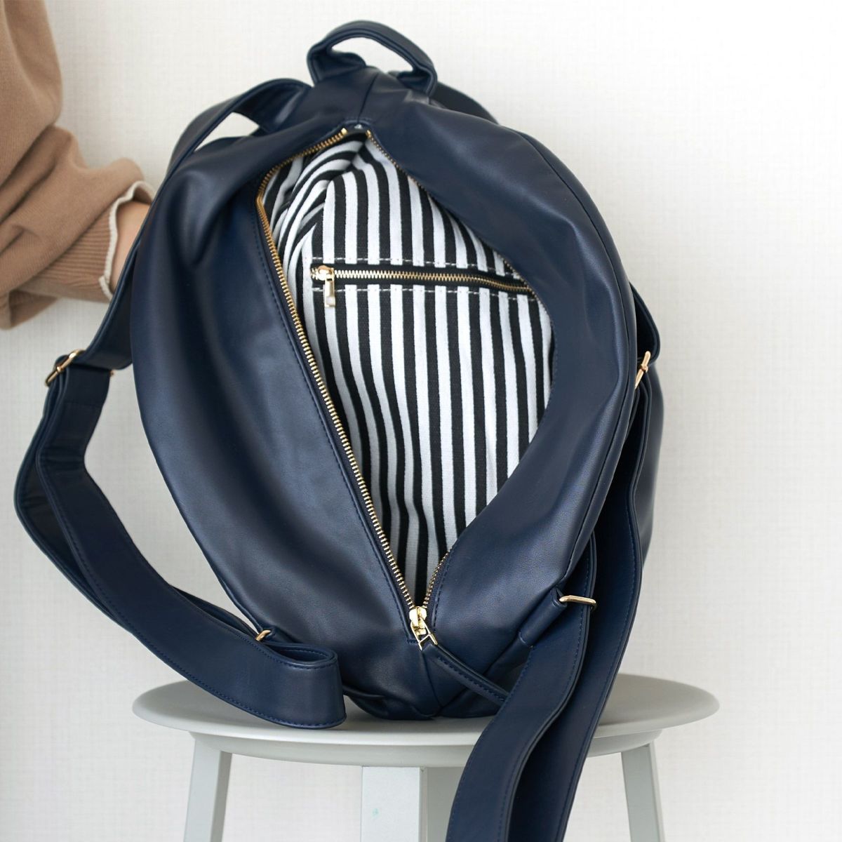 荷物見つかるストライプインナー大きなリュック