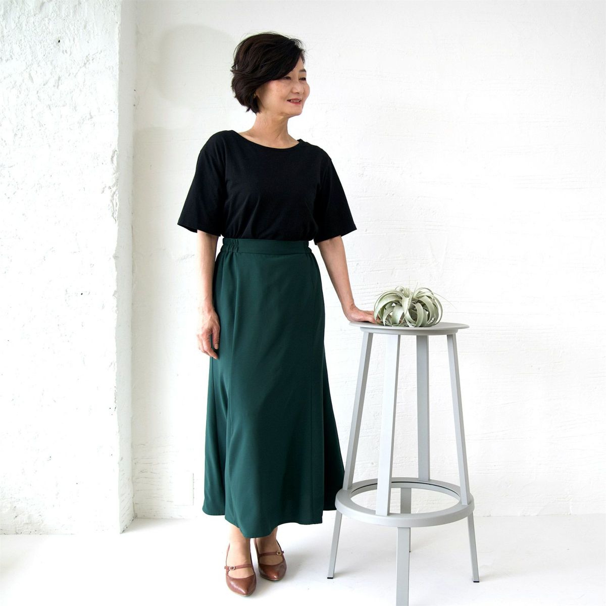 シニアが選ぶ二の腕カバー細見え大人のTシャツブラック