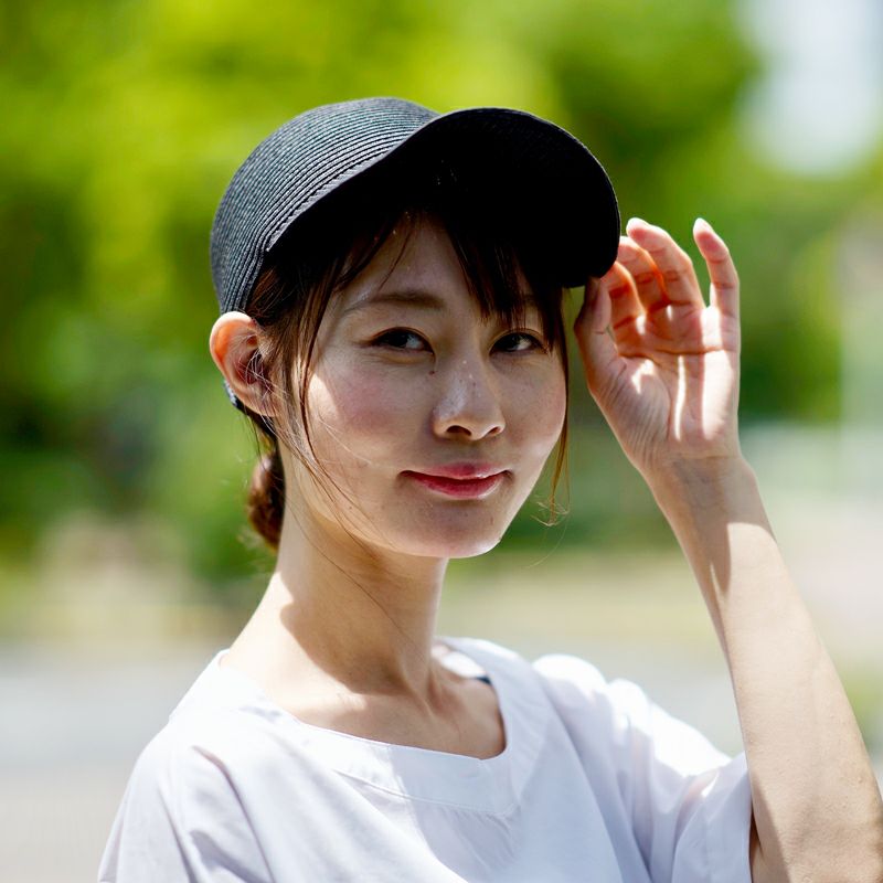 大人の麦わらキャップ黒ブラック帽子