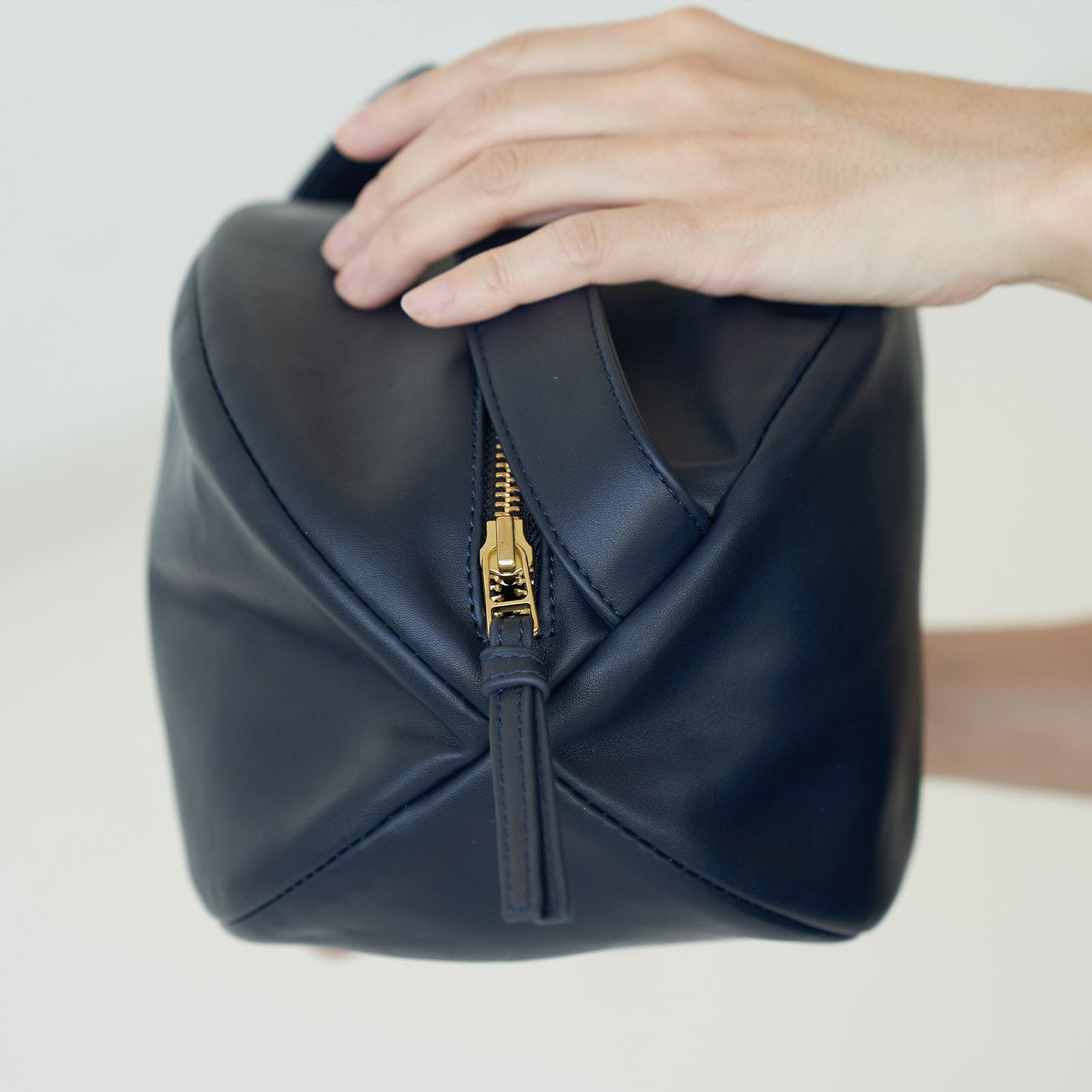 大人のかわいいボディバッグころんと丸いネイビー