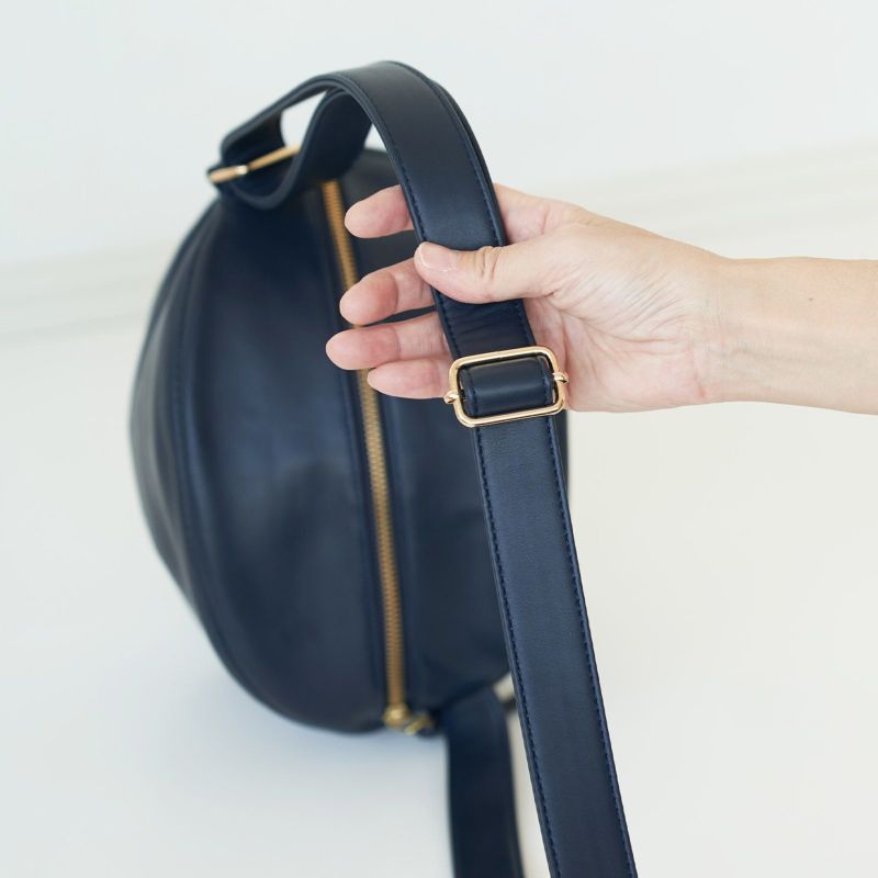 大人のかわいいボディバッグころんと丸いネイビー