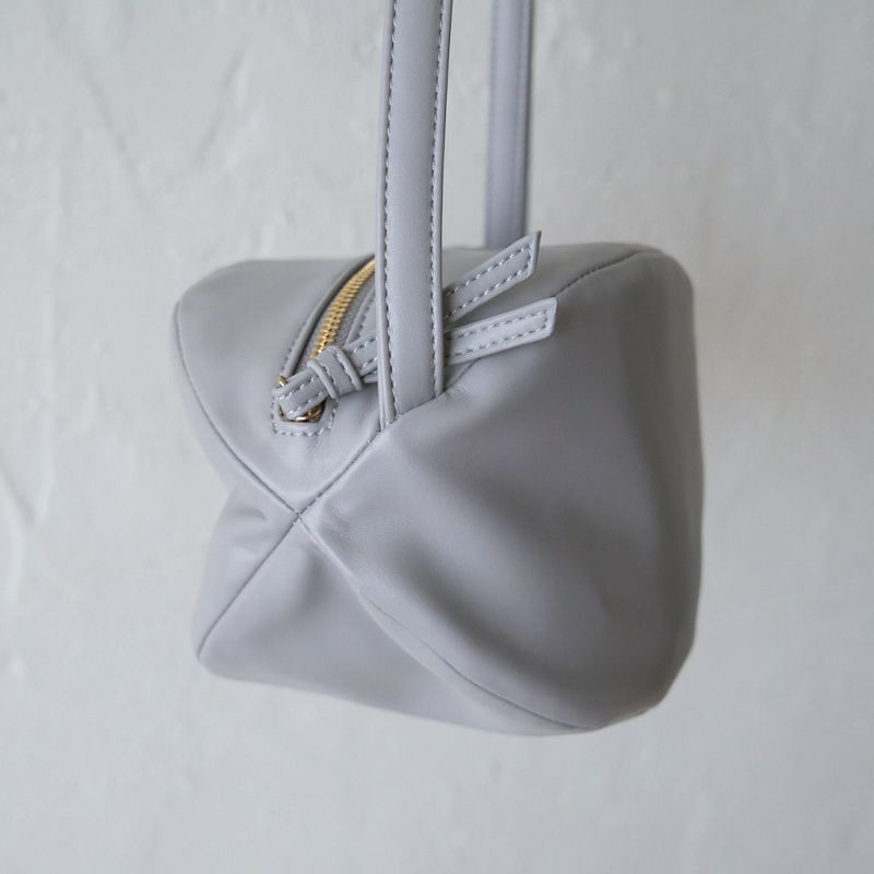 誰ともかぶらないショルダーバッグころんとポーチグレー