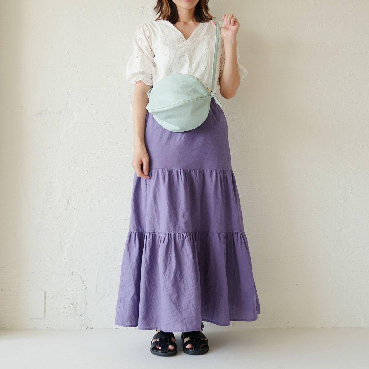 ころんとかわいい大人の丸いポーチもりのがっこう水色マカロンブルー