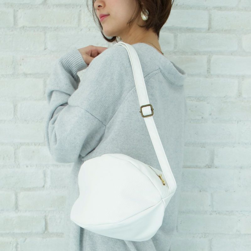 ころんとかわいい大人の丸いポーチもりのがっこう白ホワイト