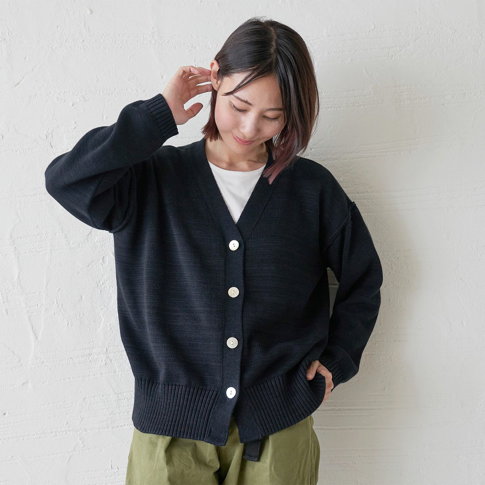 洗濯できるコットンニットカーディガン黒ブラック制服