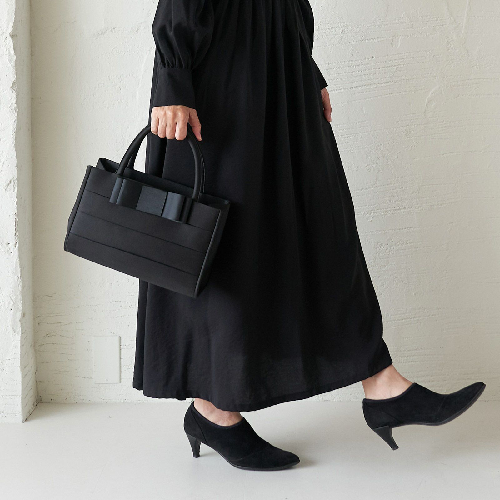 老舗店コラボのフォーマルバッグ大きめA4二つ折り収納