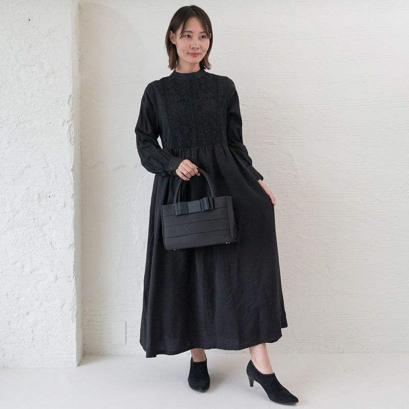 老舗店コラボのフォーマルバッグ大きめA4二つ折り収納