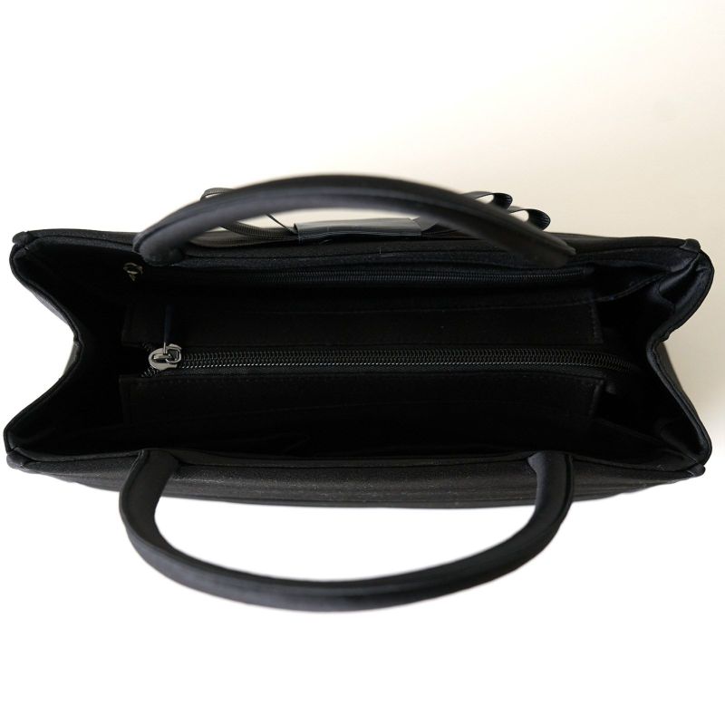 老舗店コラボのフォーマルバッグふた付き大きめA4二つ折り