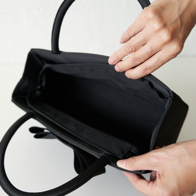 老舗店コラボのフォーマルバッグ大きめA4二つ折り収納