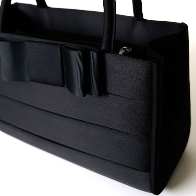 老舗店コラボのフォーマルバッグ大きめA4二つ折り収納