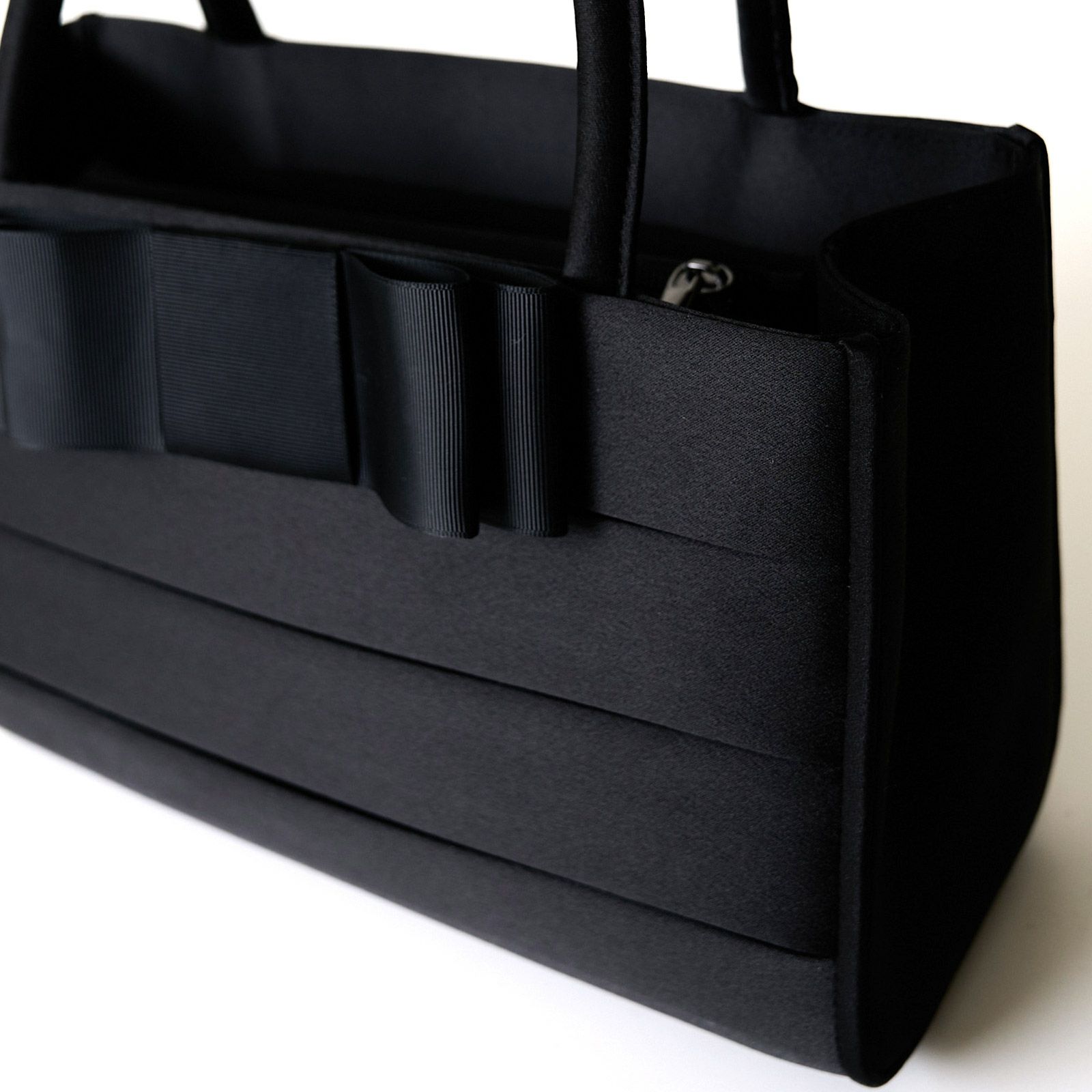 老舗店コラボのフォーマルバッグ大きめA4二つ折り収納