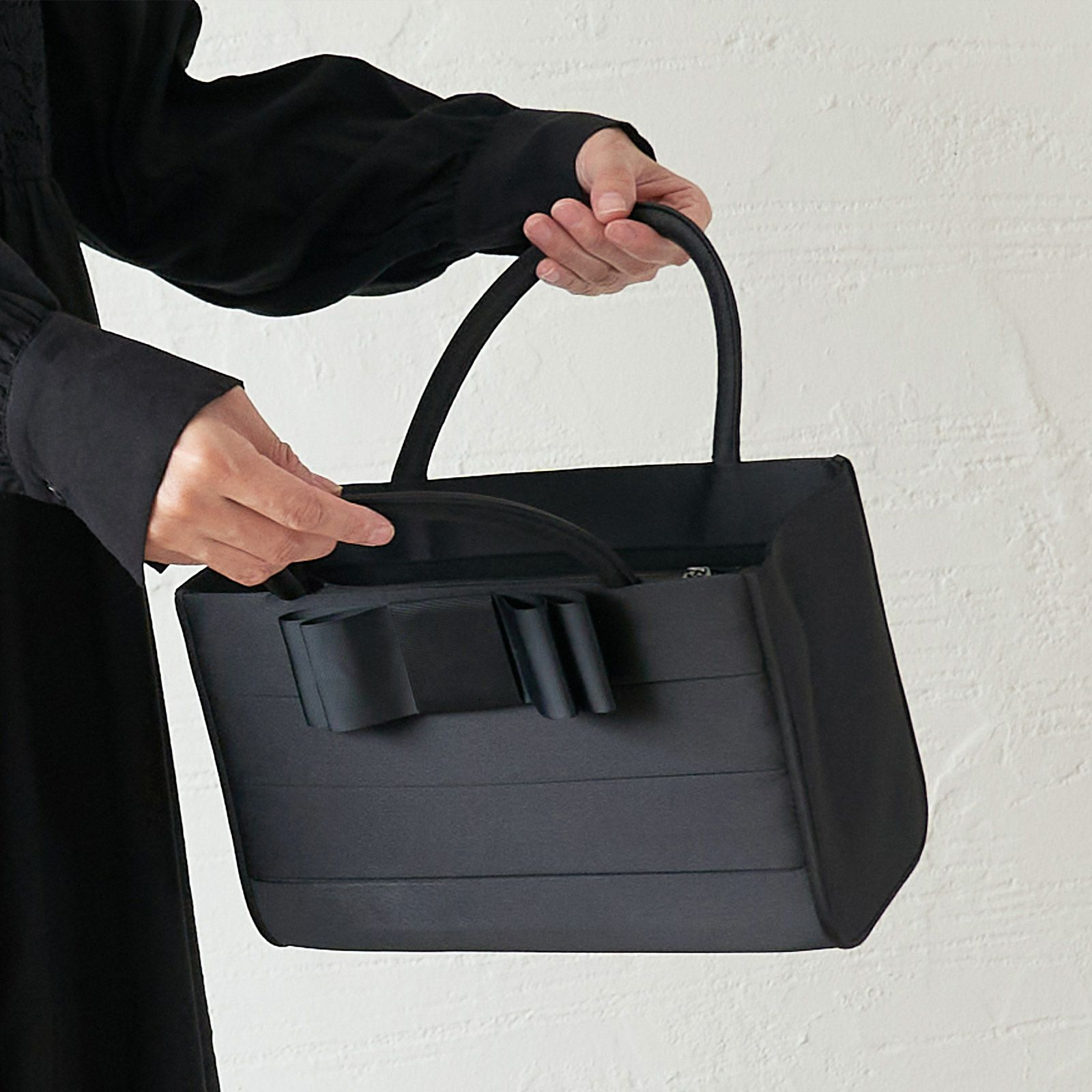 老舗店コラボのフォーマルバッグ大きめA4二つ折り収納