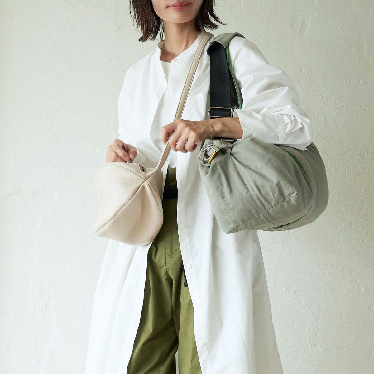 旅行中のスマホ財布収納に便利なポーチとボストンバッグ