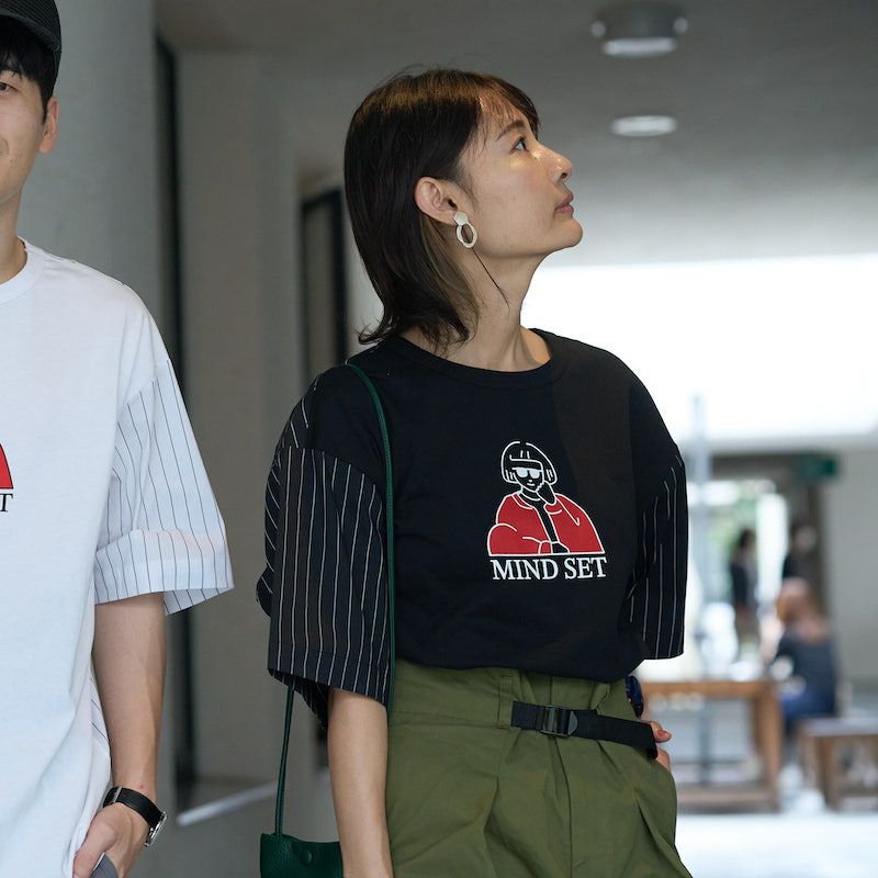 大人が似合う レトロな女の子プリントビッグTシャツ（ブラック