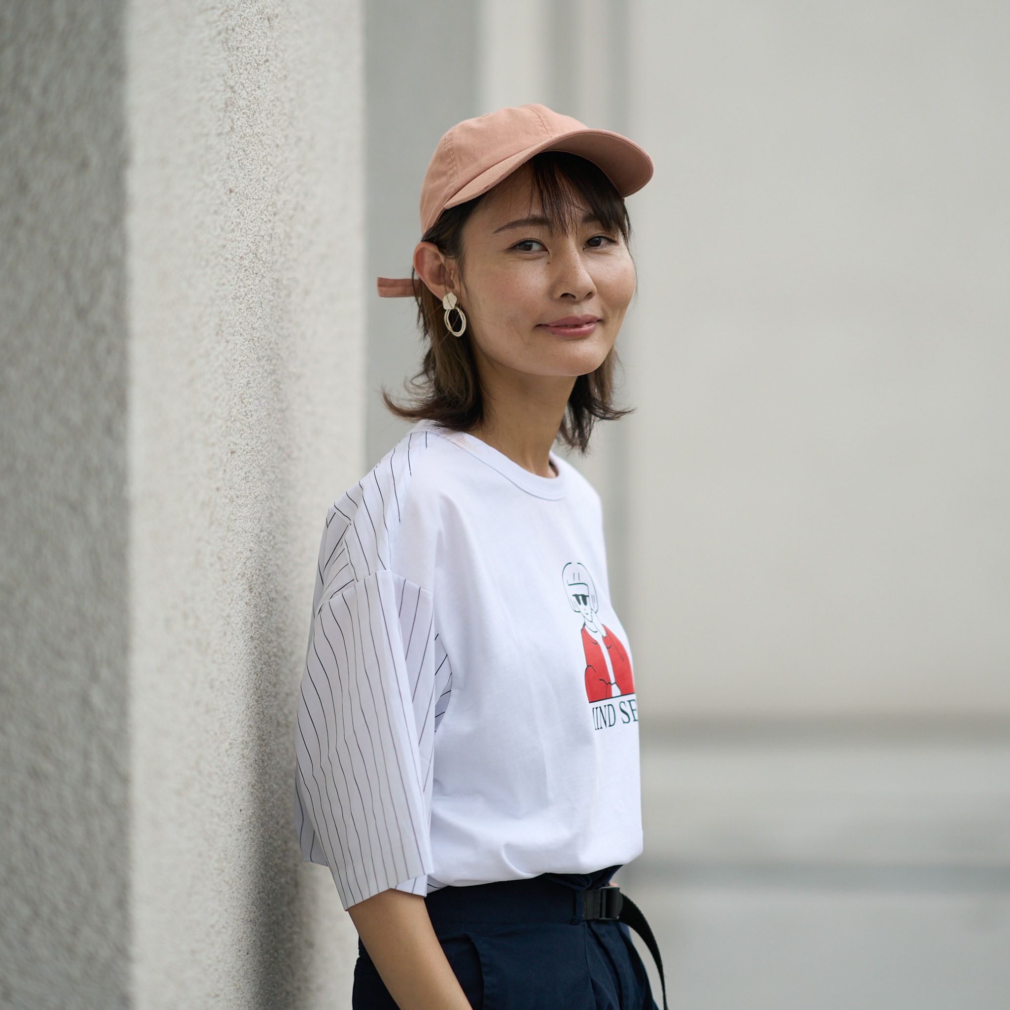 大人が似合う レトロな女の子プリントビッグTシャツ（ホワイト 