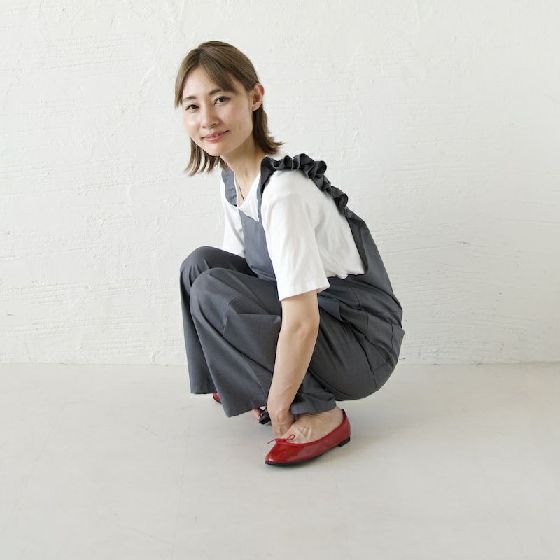 GU フリル付きグレーサロペット120センチ - メルカリ