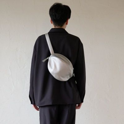 ♡専用♡ マチ広ふりるバッグ　マチ付きポーチ　ショルダー紐　ハンドメイド ♡専用♡ マチ広ふりるバッグ マチ付きポーチ ショルダー紐