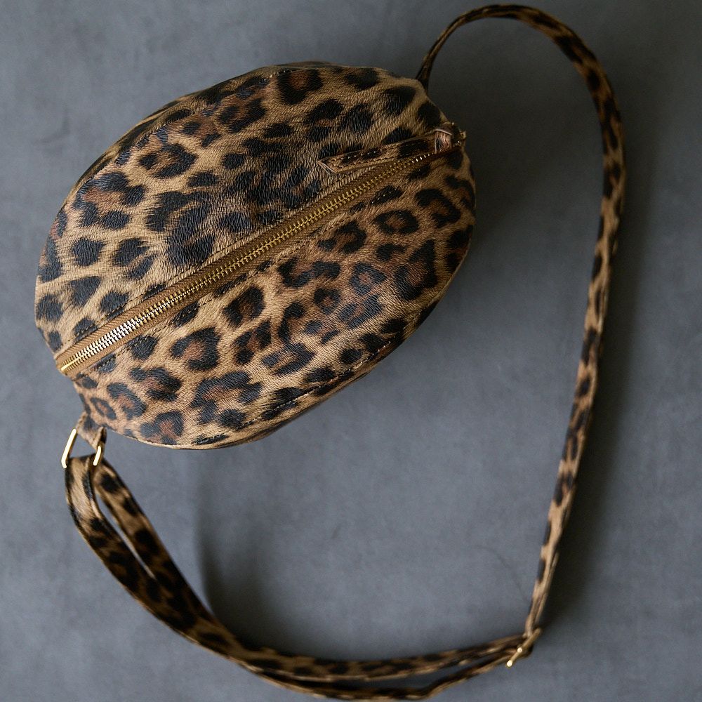 ころんとポーチMサイズ 細紐 (豹柄)